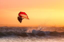 "Windsurfing at Bassin D’Arcachon (beatversion/Geoffrey Johnson)"