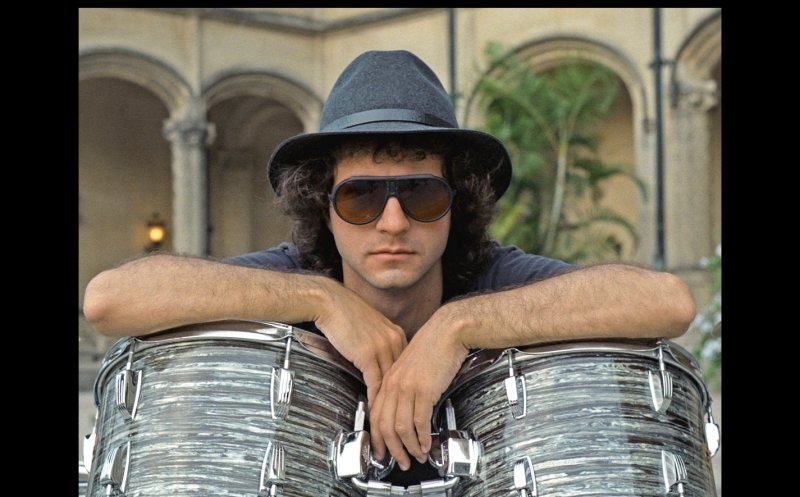 05 IN THE GLOW OF THE MOON