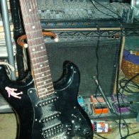 guitarpicks009resized