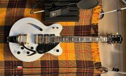 Gretsch Streamliner rotate 90.jpg